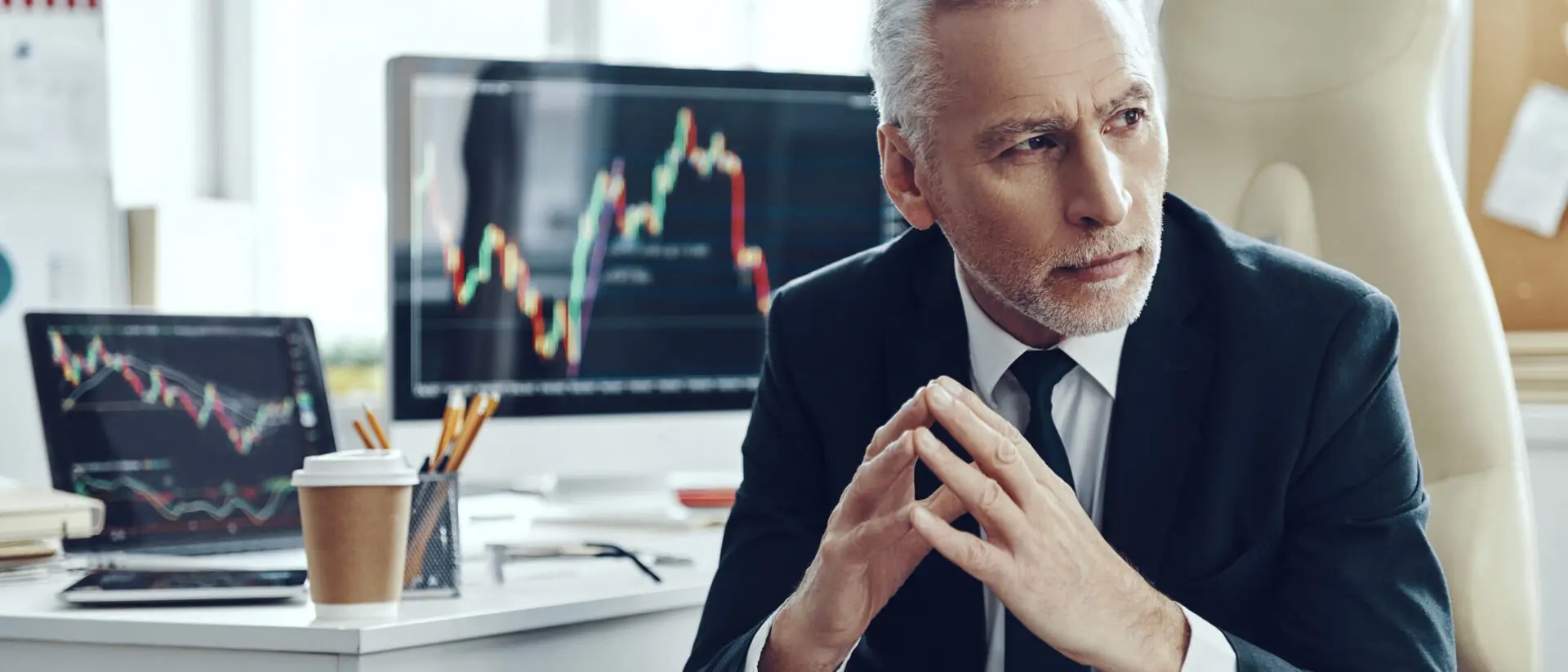 Liquiditätskostenbarwert nach IDW RS BFA 3 - Ansatz verschiedener Zinskurven und des Eigenkapitals