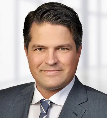 Hallau-Sven_345x380px